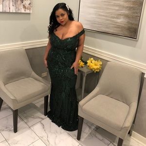 Beautiful hunter green gown